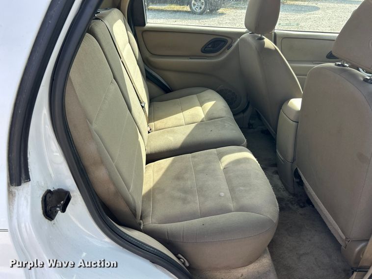 image for item ET3197 2006 Ford Escape XLS SUV