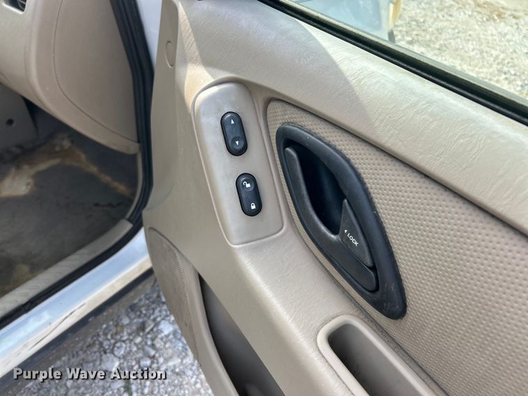 image for item ET3197 2006 Ford Escape XLS SUV