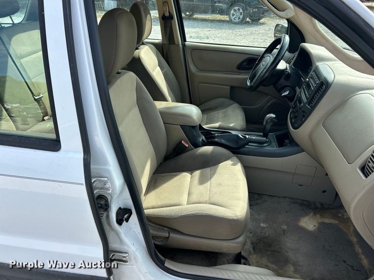 image for item ET3197 2006 Ford Escape XLS SUV