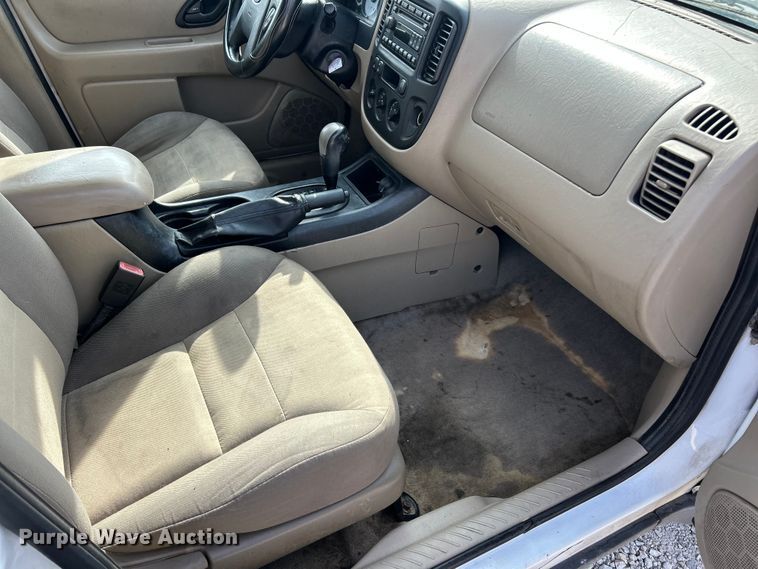 image for item ET3197 2006 Ford Escape XLS SUV