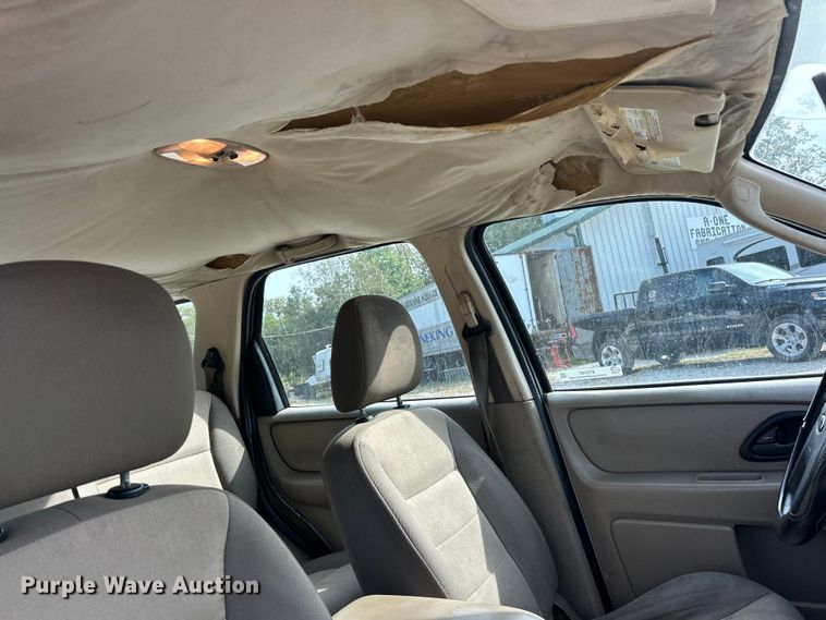 image for item ET3197 2006 Ford Escape XLS SUV