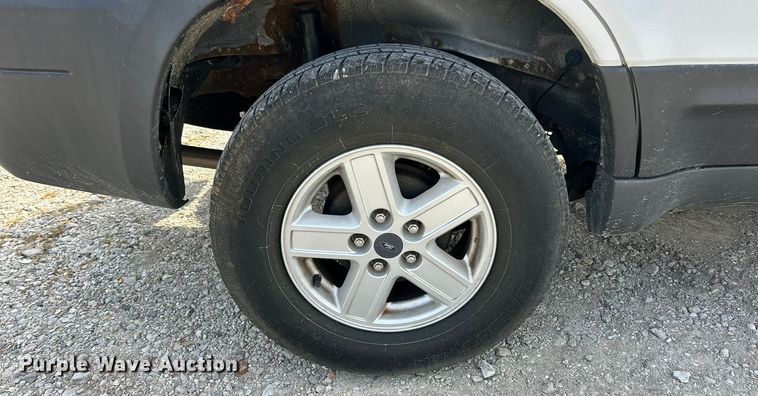 image for item ET3197 2006 Ford Escape XLS SUV
