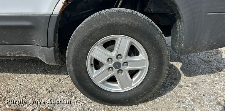 image for item ET3197 2006 Ford Escape XLS SUV