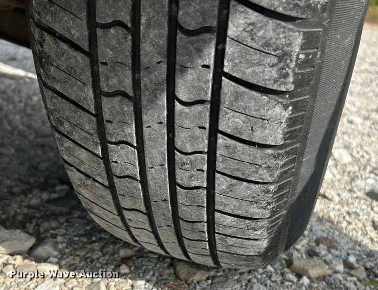 image for item ET3197 2006 Ford Escape XLS SUV