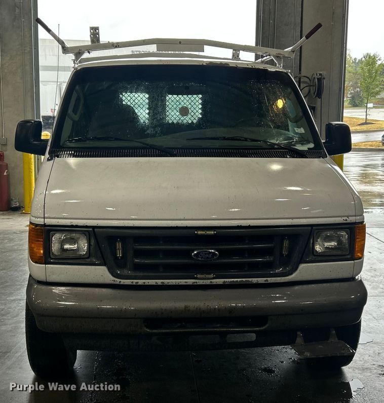 image for item ET3210 2007 Ford E250 Super Duty van