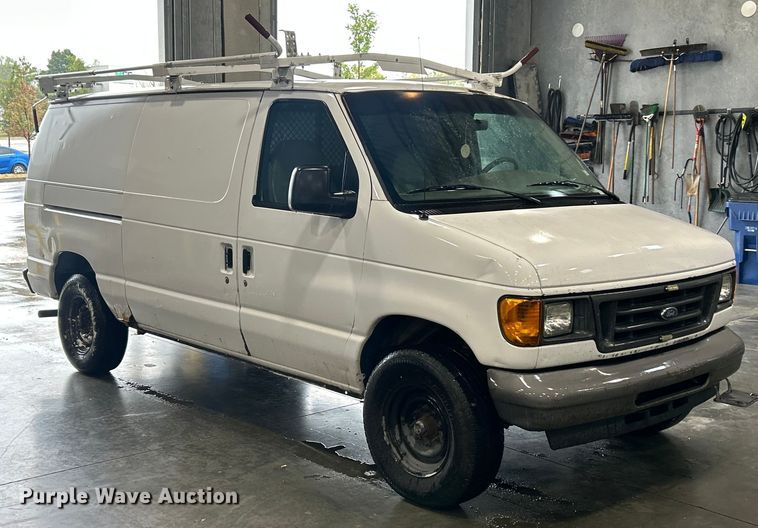 image for item ET3210 2007 Ford E250 Super Duty van