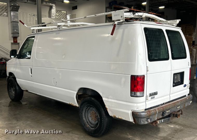 image for item ET3210 2007 Ford E250 Super Duty van