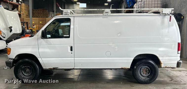 image for item ET3210 2007 Ford E250 Super Duty van
