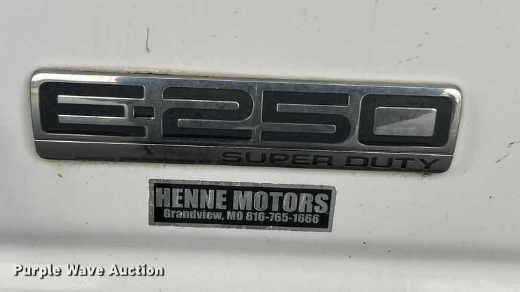 image for item ET3210 2007 Ford E250 Super Duty van