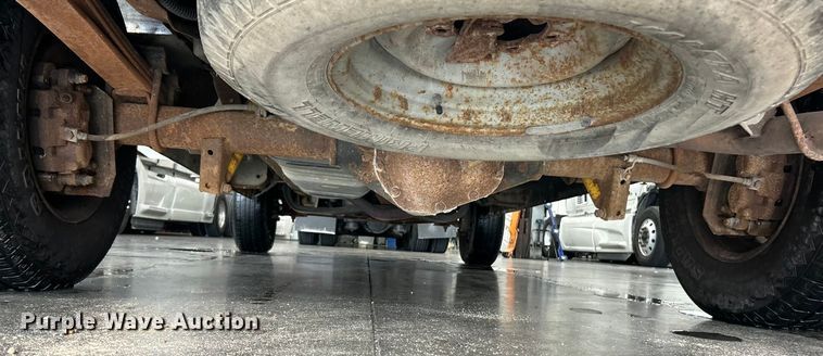 image for item ET3210 2007 Ford E250 Super Duty van