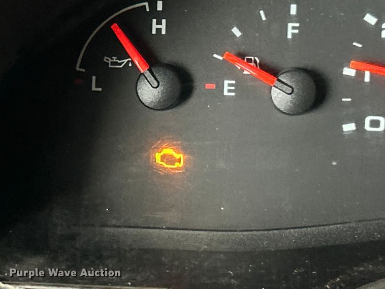 image for item ET3210 2007 Ford E250 Super Duty van