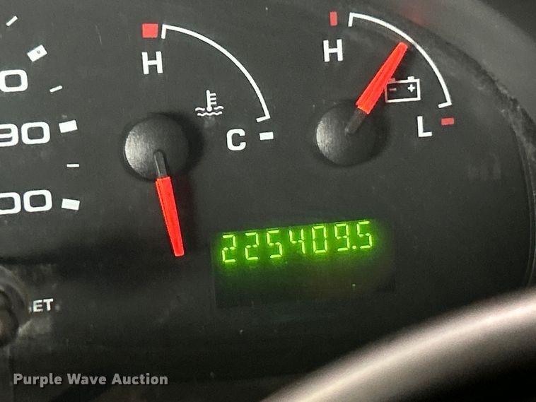 image for item ET3210 2007 Ford E250 Super Duty van