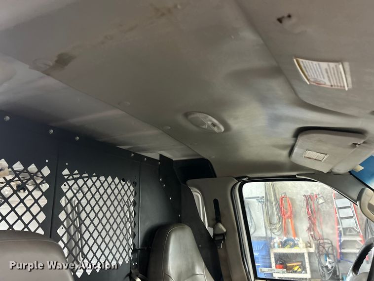 image for item ET3210 2007 Ford E250 Super Duty van