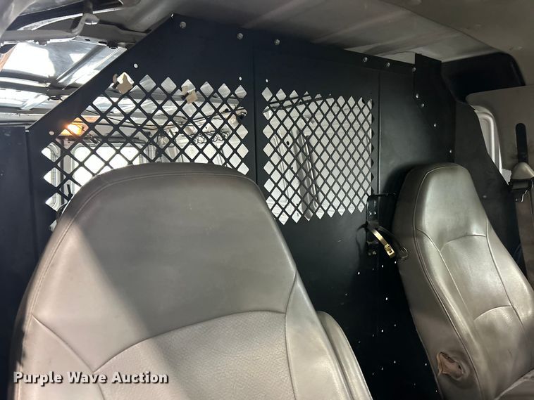 image for item ET3210 2007 Ford E250 Super Duty van