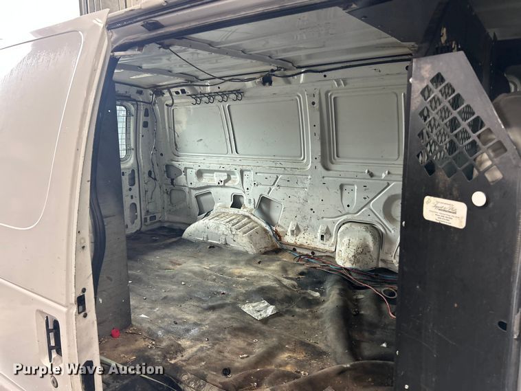 image for item ET3210 2007 Ford E250 Super Duty van