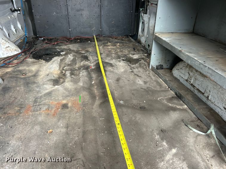 image for item ET3210 2007 Ford E250 Super Duty van