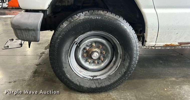 image for item ET3210 2007 Ford E250 Super Duty van