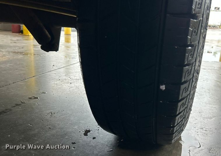 image for item ET3210 2007 Ford E250 Super Duty van