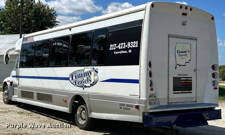 image for item ET3218 2006 International PC015 shuttle bus