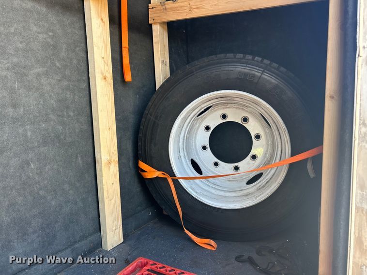 image for item ET3218 2006 International PC015 shuttle bus