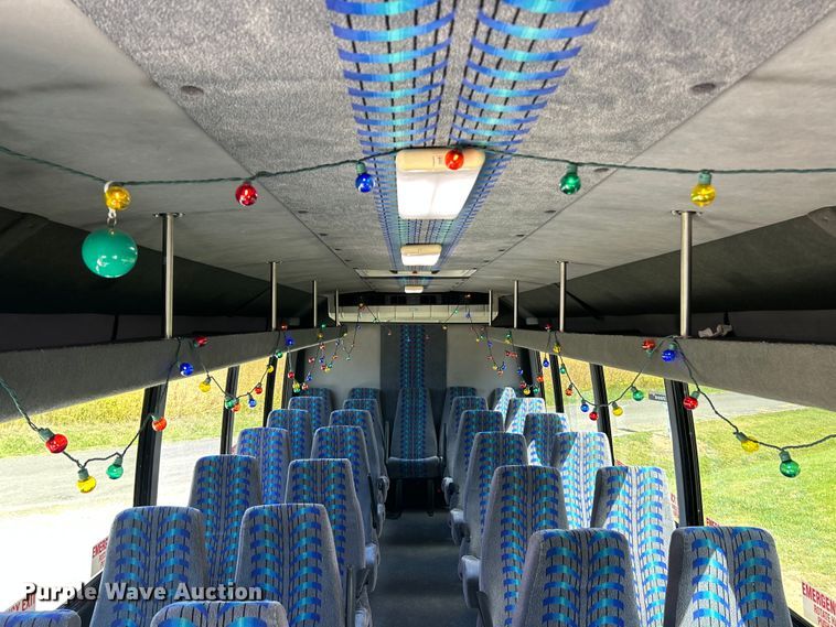 image for item ET3218 2006 International PC015 shuttle bus