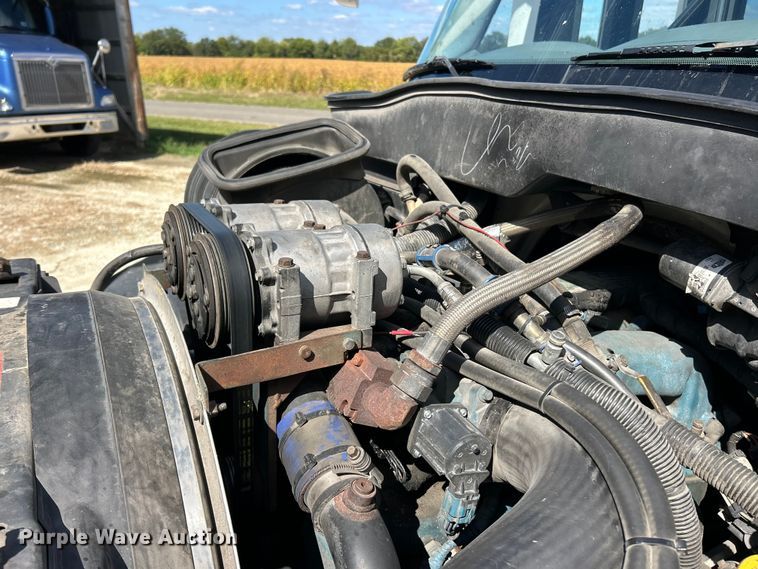 image for item ET3218 2006 International PC015 shuttle bus