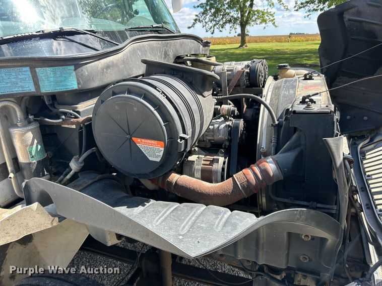 image for item ET3218 2006 International PC015 shuttle bus