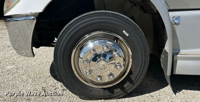 image for item ET3218 2006 International PC015 shuttle bus