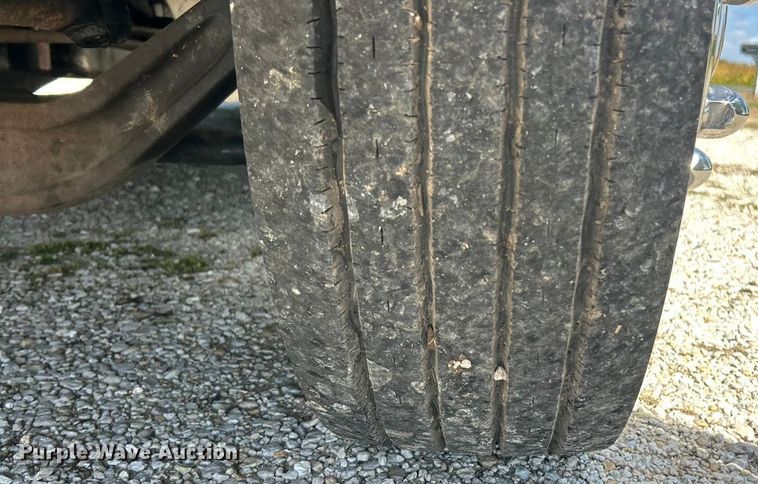 image for item ET3218 2006 International PC015 shuttle bus