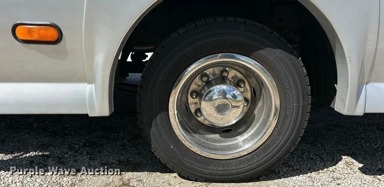 image for item ET3218 2006 International PC015 shuttle bus