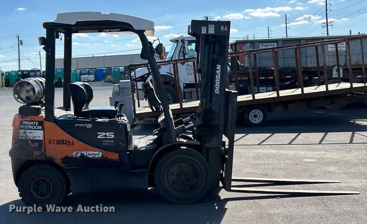 MONTACARGAS DOOSAN G25P3