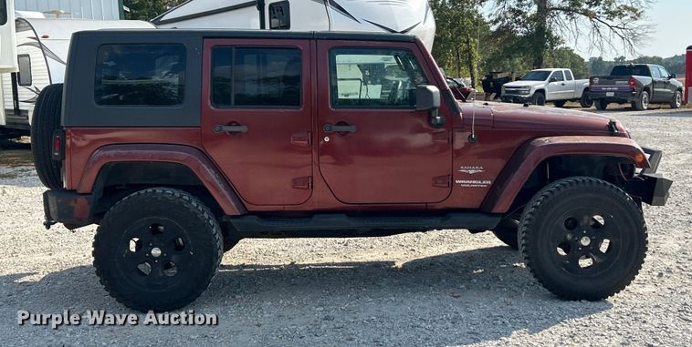 image for item ET3280 2007 Jeep Wrangler Sahara SUV