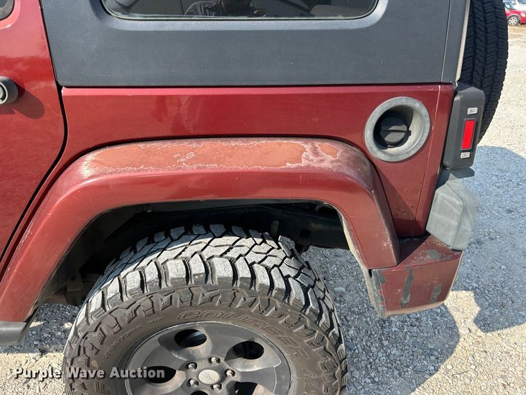 image for item ET3280 2007 Jeep Wrangler Sahara SUV