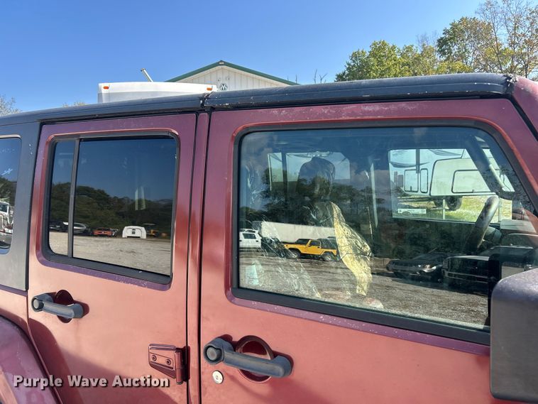 image for item ET3280 2007 Jeep Wrangler Sahara SUV