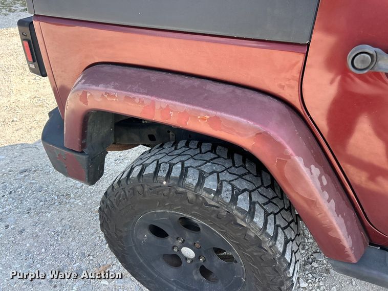 image for item ET3280 2007 Jeep Wrangler Sahara SUV