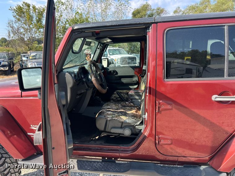 image for item ET3280 2007 Jeep Wrangler Sahara SUV