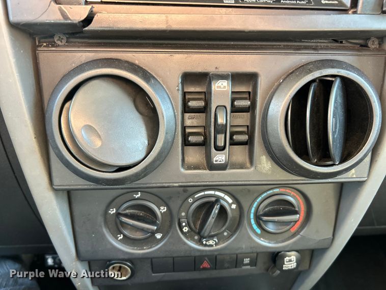 image for item ET3280 2007 Jeep Wrangler Sahara SUV