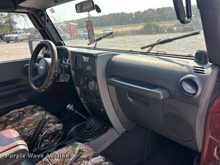 image for item ET3280 2007 Jeep Wrangler Sahara SUV