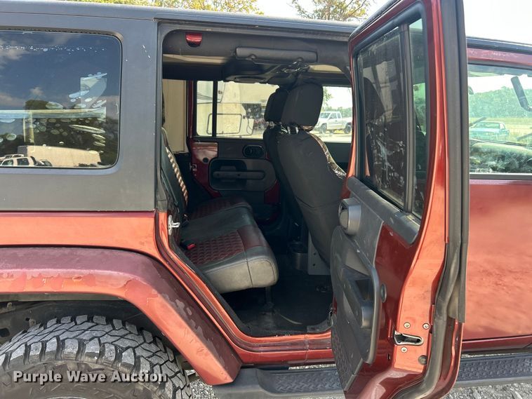image for item ET3280 2007 Jeep Wrangler Sahara SUV