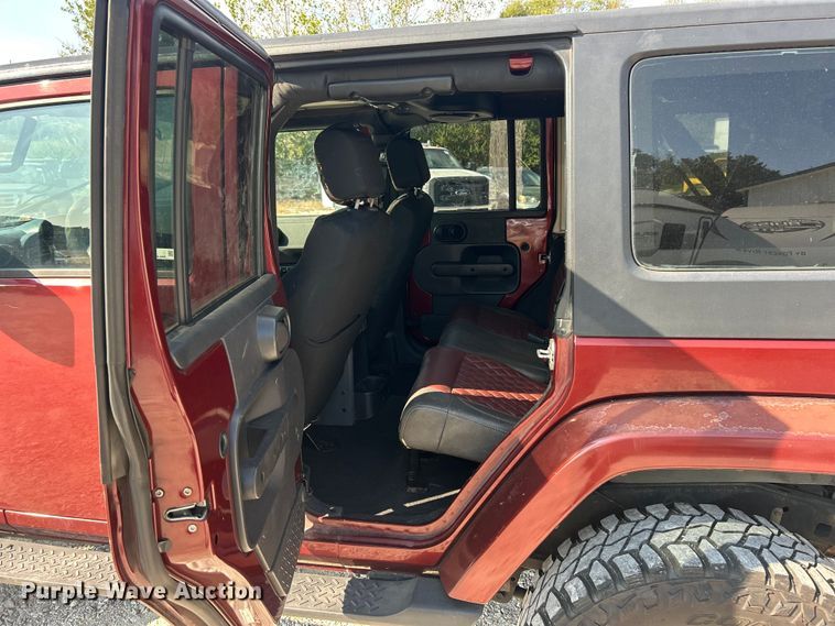 image for item ET3280 2007 Jeep Wrangler Sahara SUV