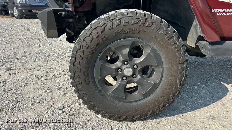 image for item ET3280 2007 Jeep Wrangler Sahara SUV