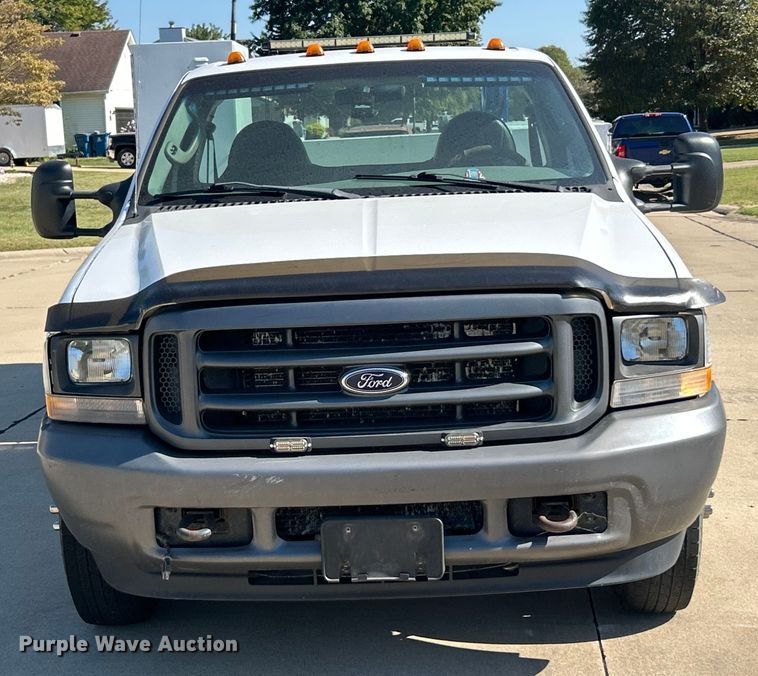 image for item ET3447 2004 Ford F350 Super Duty XL utility bed pickup truck