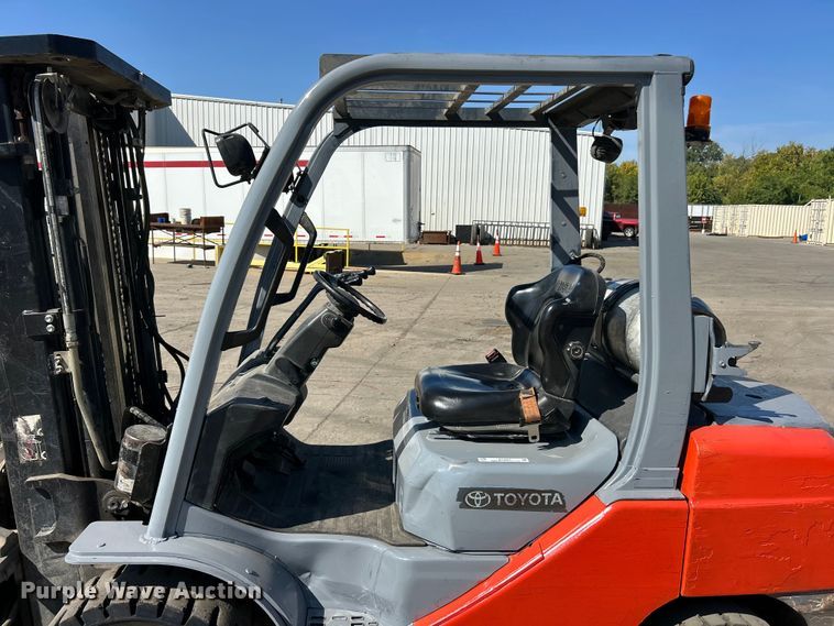 image for item ET3457 Toyota 8FGU30 forklift
