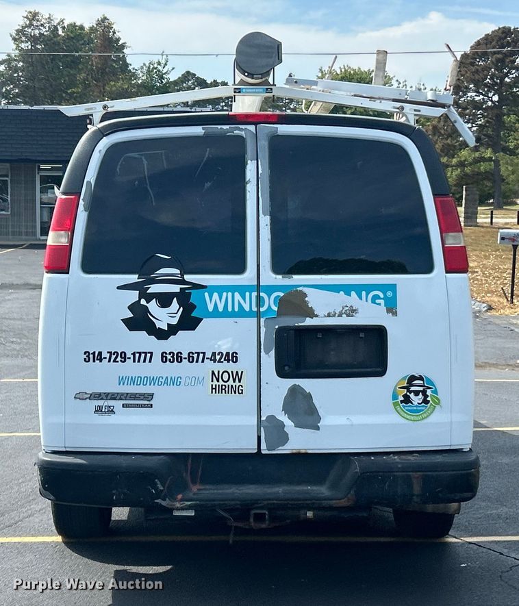 image for item ET3462 2011 Chevrolet Express van