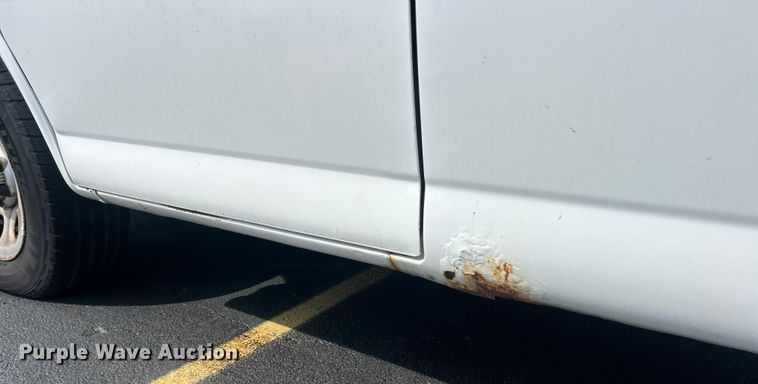 image for item ET3462 2011 Chevrolet Express van