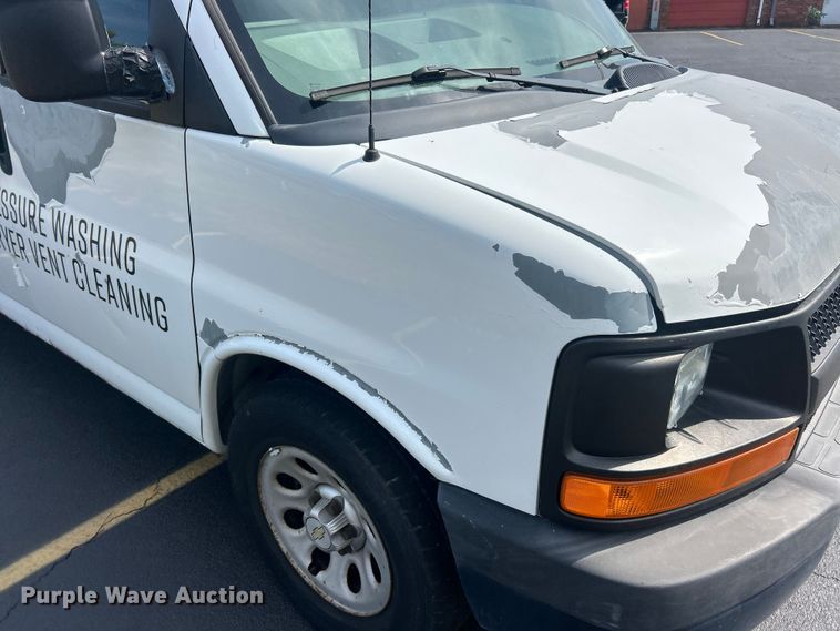 image for item ET3462 2011 Chevrolet Express van