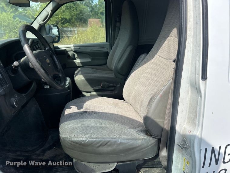 image for item ET3462 2011 Chevrolet Express van