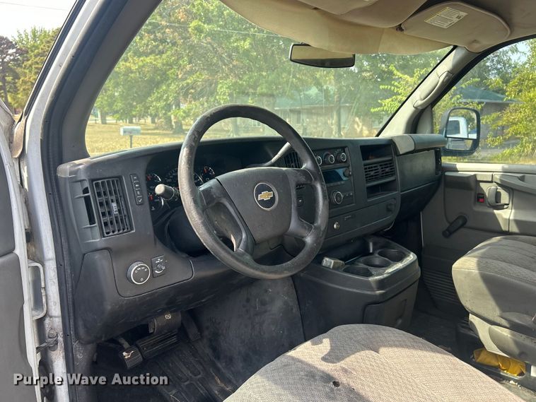 image for item ET3462 2011 Chevrolet Express van