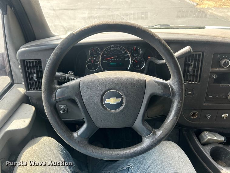 image for item ET3462 2011 Chevrolet Express van