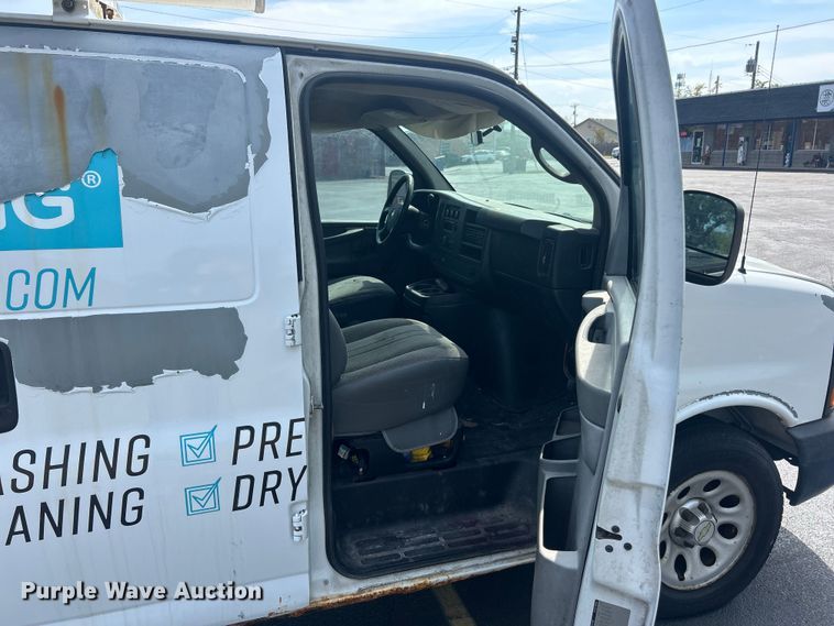 image for item ET3462 2011 Chevrolet Express van